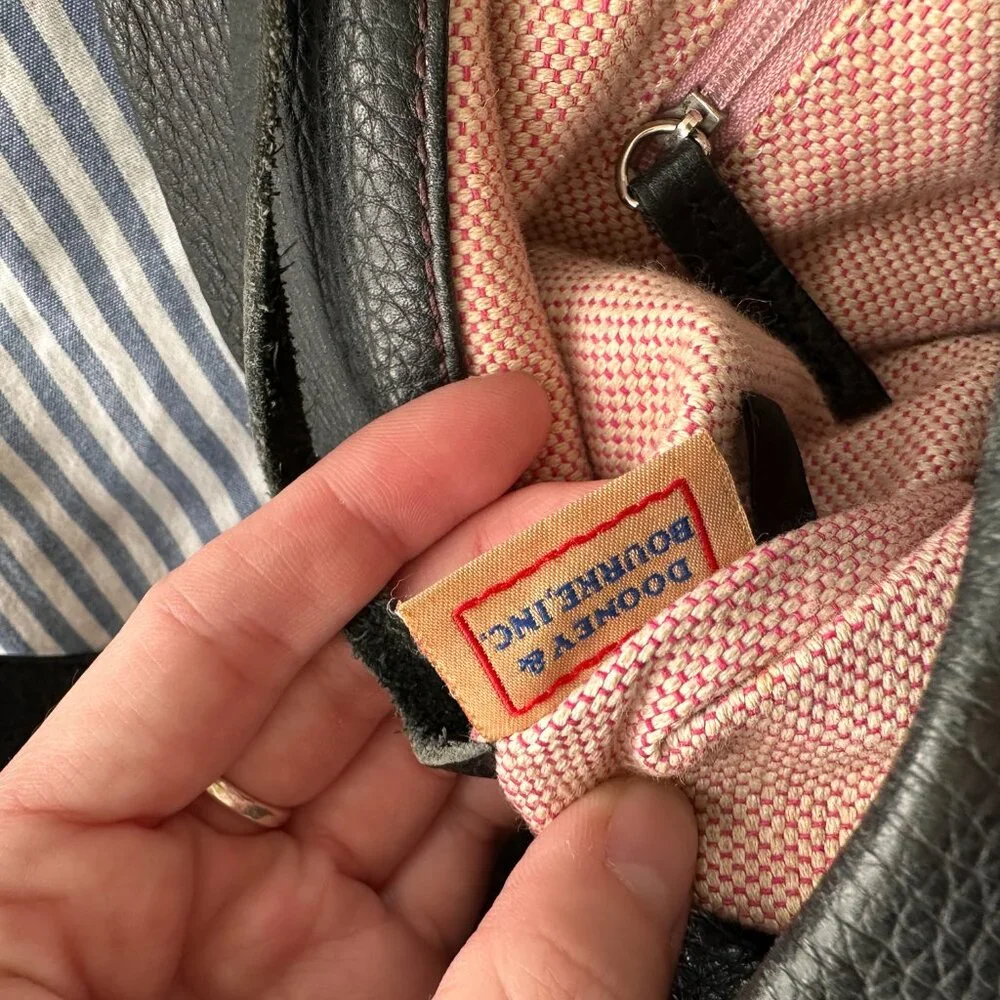 Vintage Dooney and Bourke Pebbled Leather Lock Annalisa Hobo - Picture 12 of 15